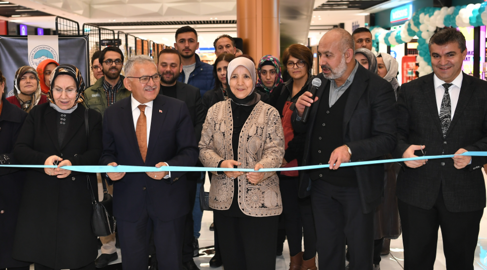Dantel Anglez El Sanatları Sergisi açıldı