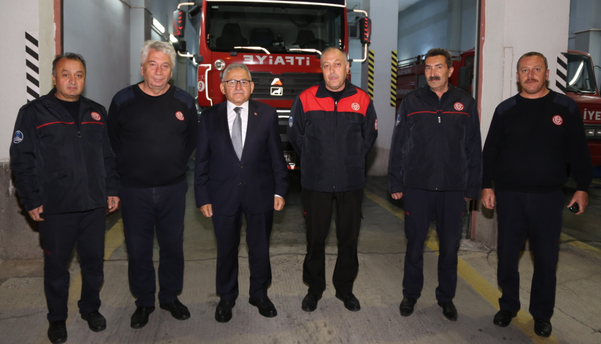 Büyükkılıç, itfaiyecilerle buluştu