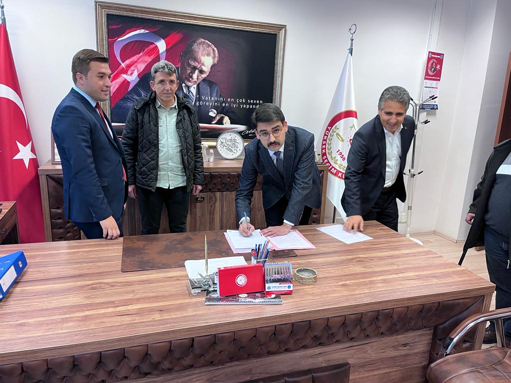 Başkan Pala mazbatasını aldı