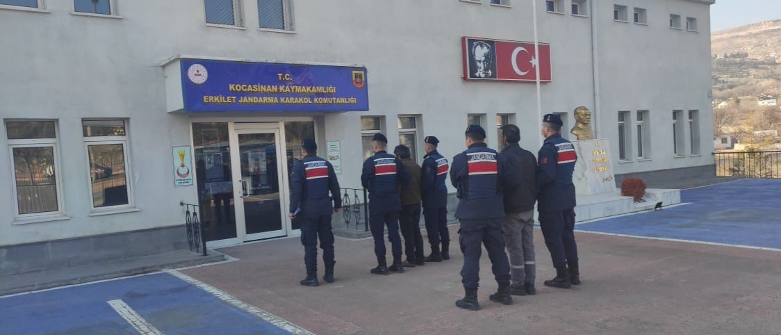 BAĞ EVİ FARELERİ YAKALANDI