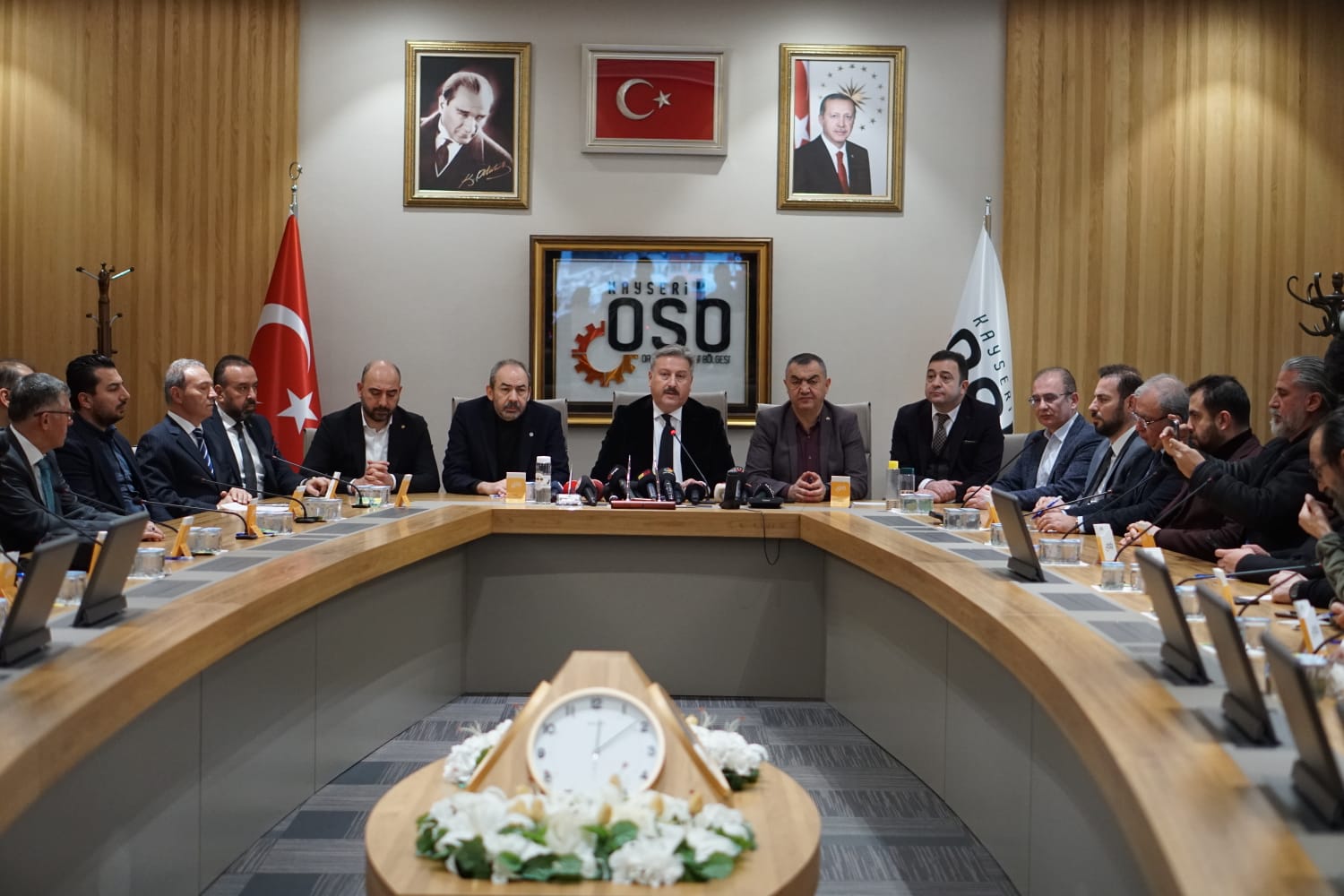 KAYSERİ’DEN 600 TIR GÖNDERİLDİ