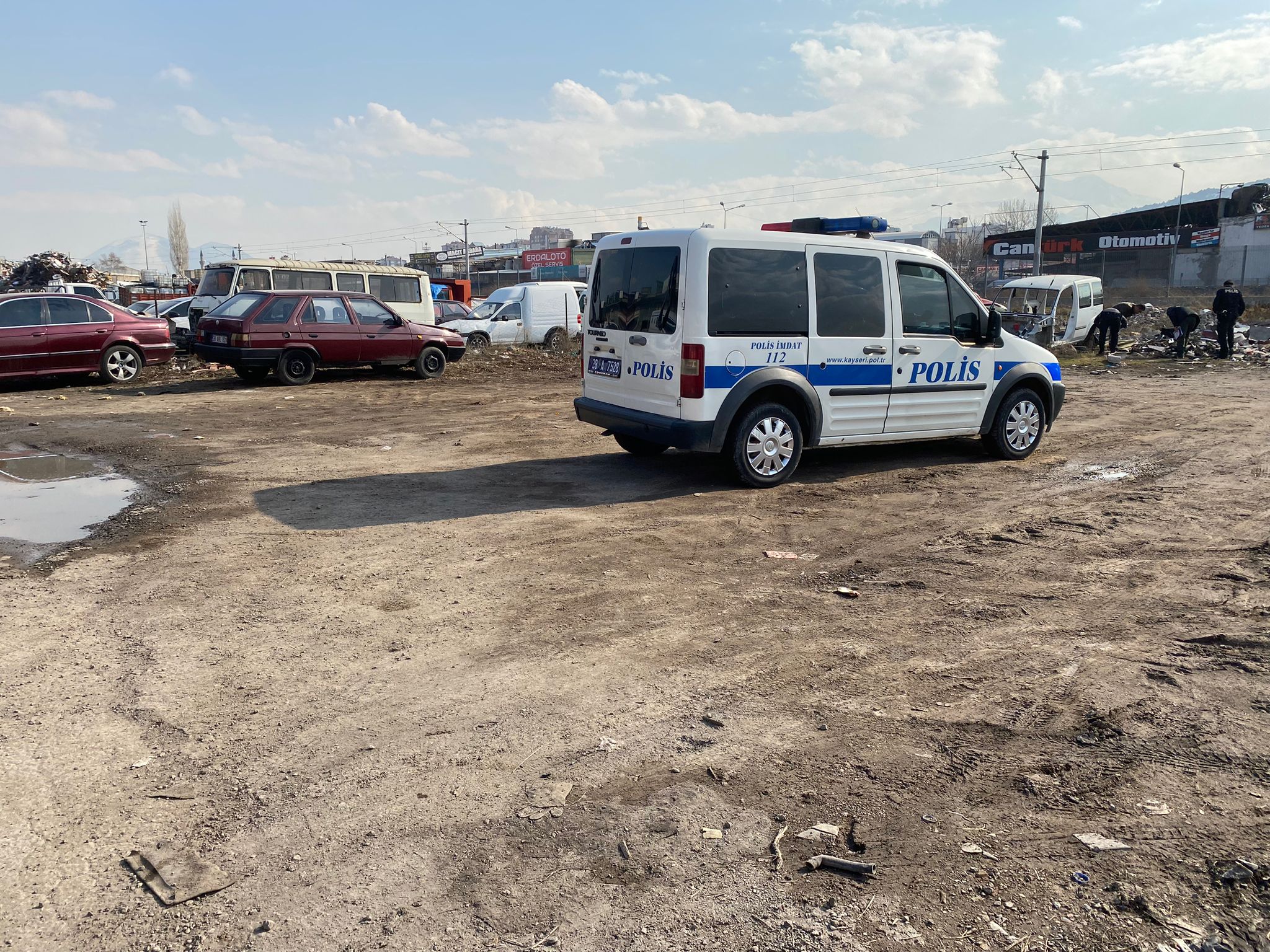 Kömürcüler sitesinde silahlı kavga: 1 yaralı
