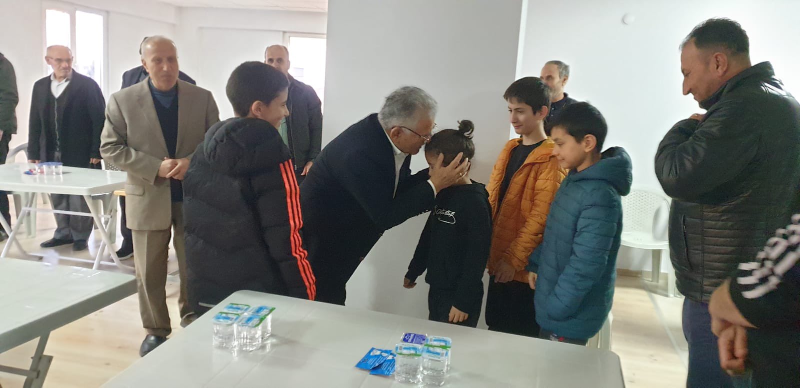 BÜYÜKKILIÇ, KAYSERİ’DEKİ DEPREMZEDELERİ ZİYARET ETTİ