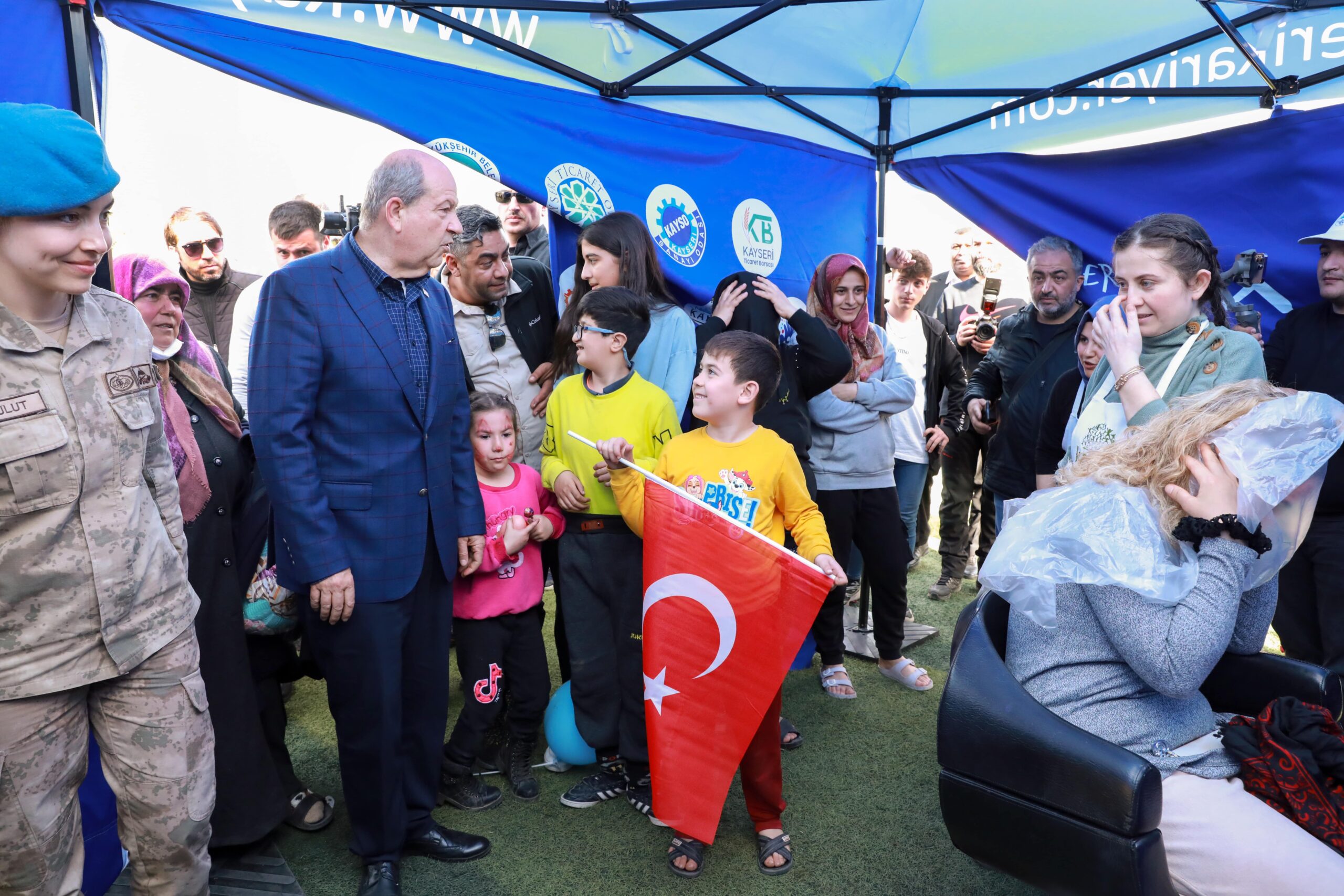 BÜYÜKŞEHİR’İN ‘KAYSERİ MAHALLESİ’ ETKİNLİĞİNE CUMHURBAŞKANI TATAR DA KATILDI