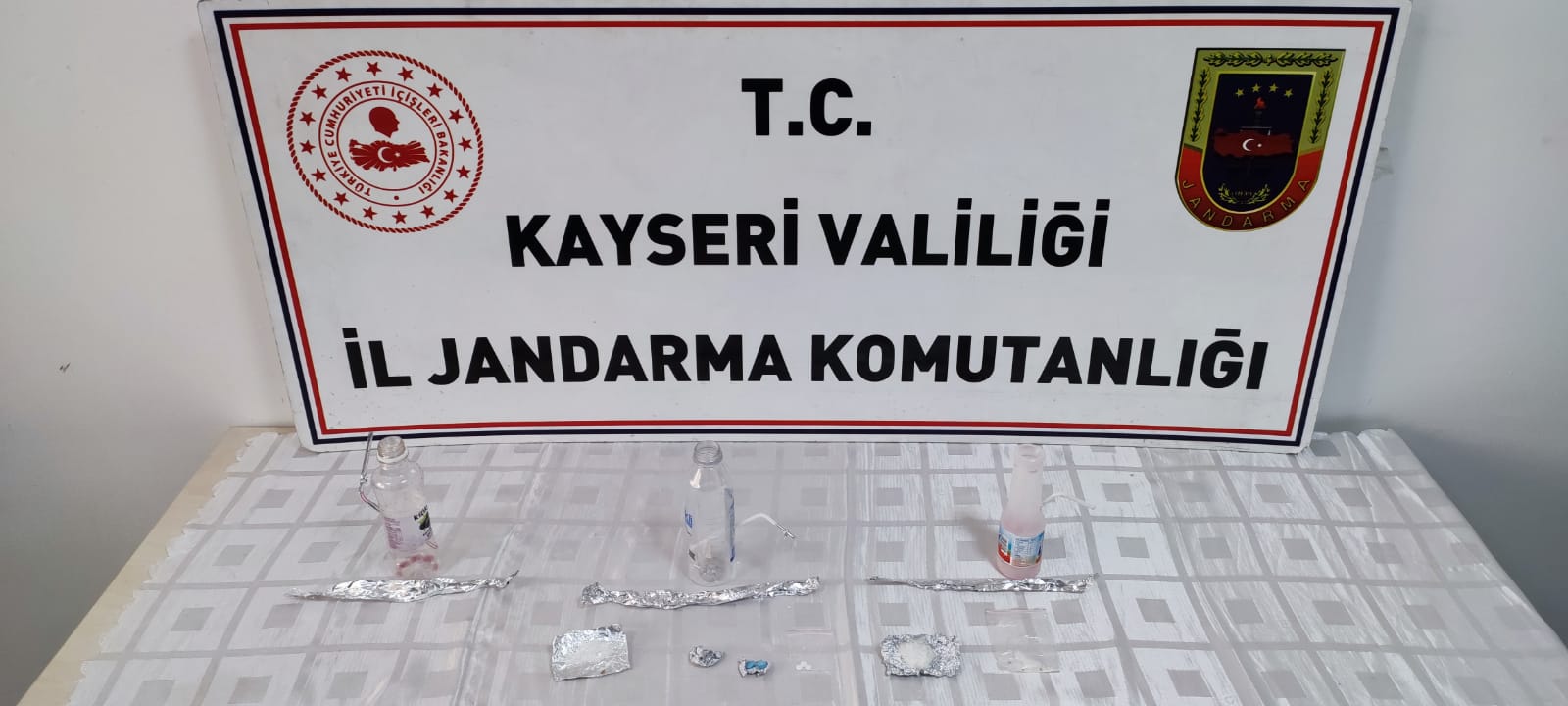 JANDARMA BİR AYDA 275 ARANAN ŞAHSI YAKALANDI