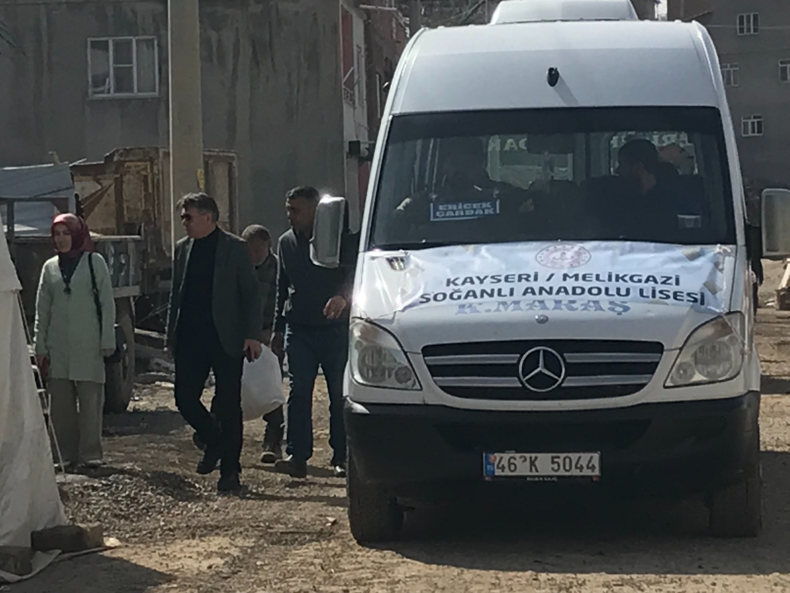 Öğrenciler haftalık harçlığını depremzedelere gönderdi