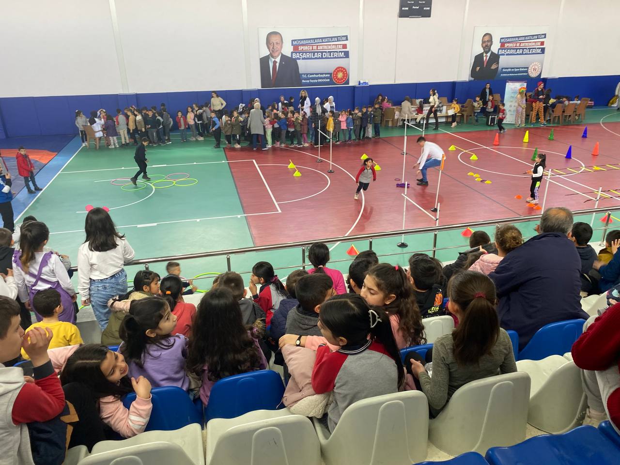 DEPREMİN ÇOCUKLAR ÜZERİNDEKİ ETKİLERİNİ AZALTMAK İÇİN ETKİNLİK DÜZENLENDİ