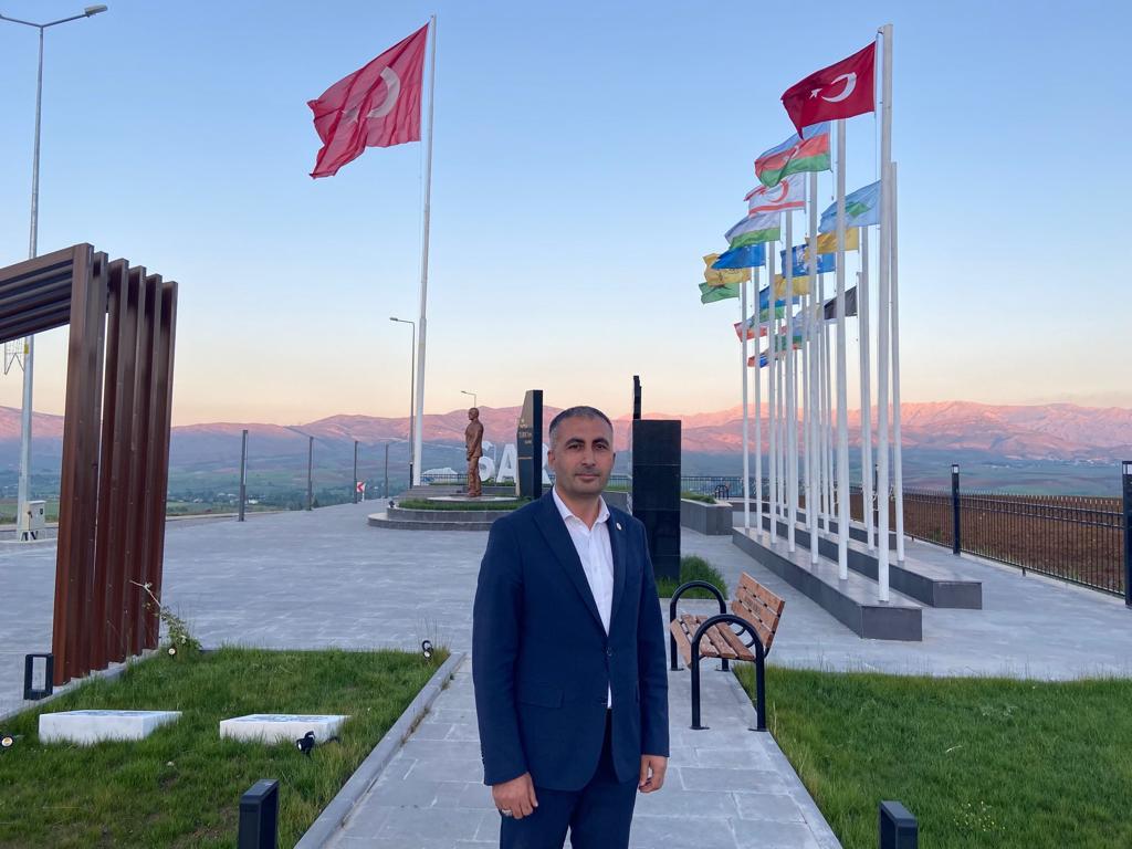 Başkan Bayrak: “Sarız’ın geleceği ile oynamayın”