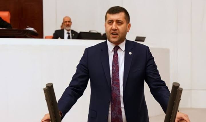MHP’Lİ VEKİL ERSOY’DAN AKŞENER’E SERT SÖZLER: “2 BAKANLIKTA BU TERÖRİSTLERE VERİN!”