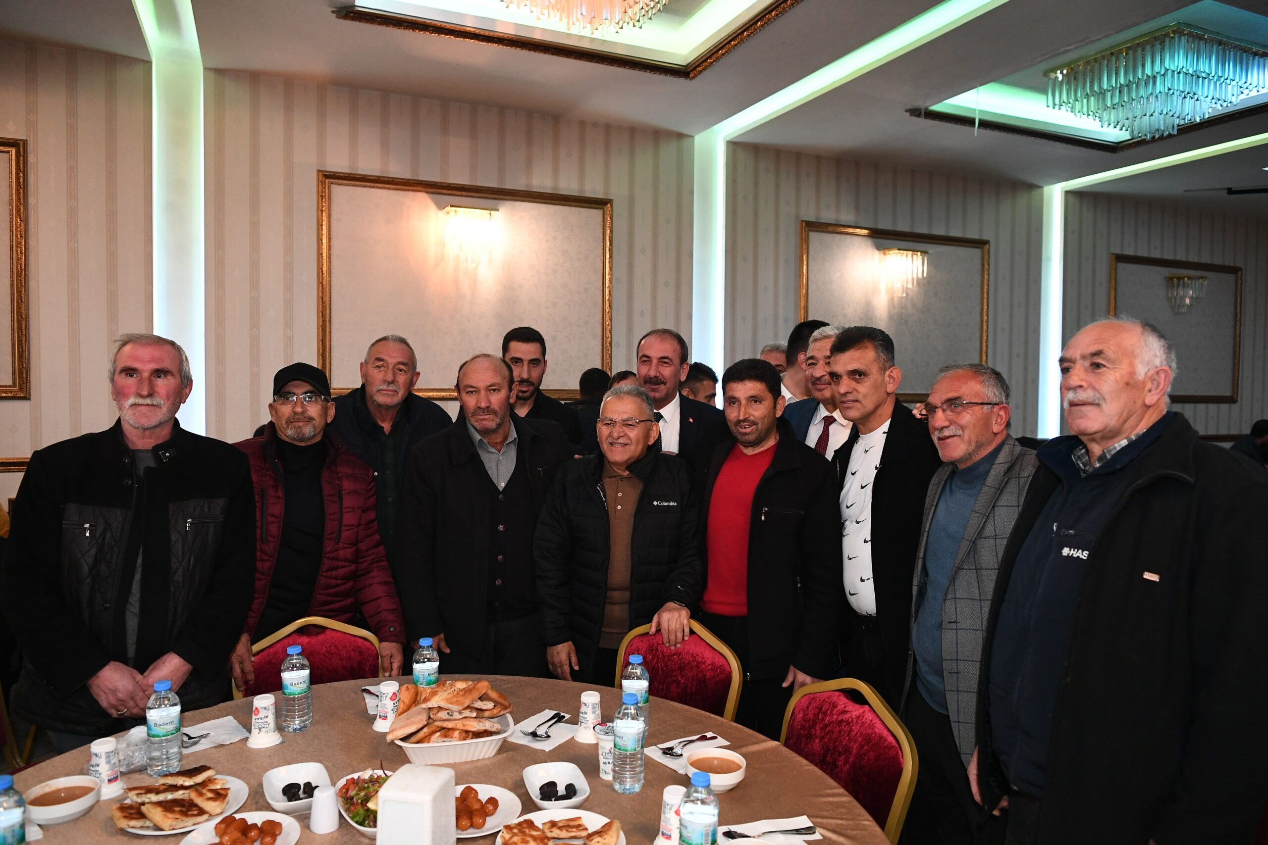 Başkan Büyükkılıç iftarını Tomarzalılar ile açtı