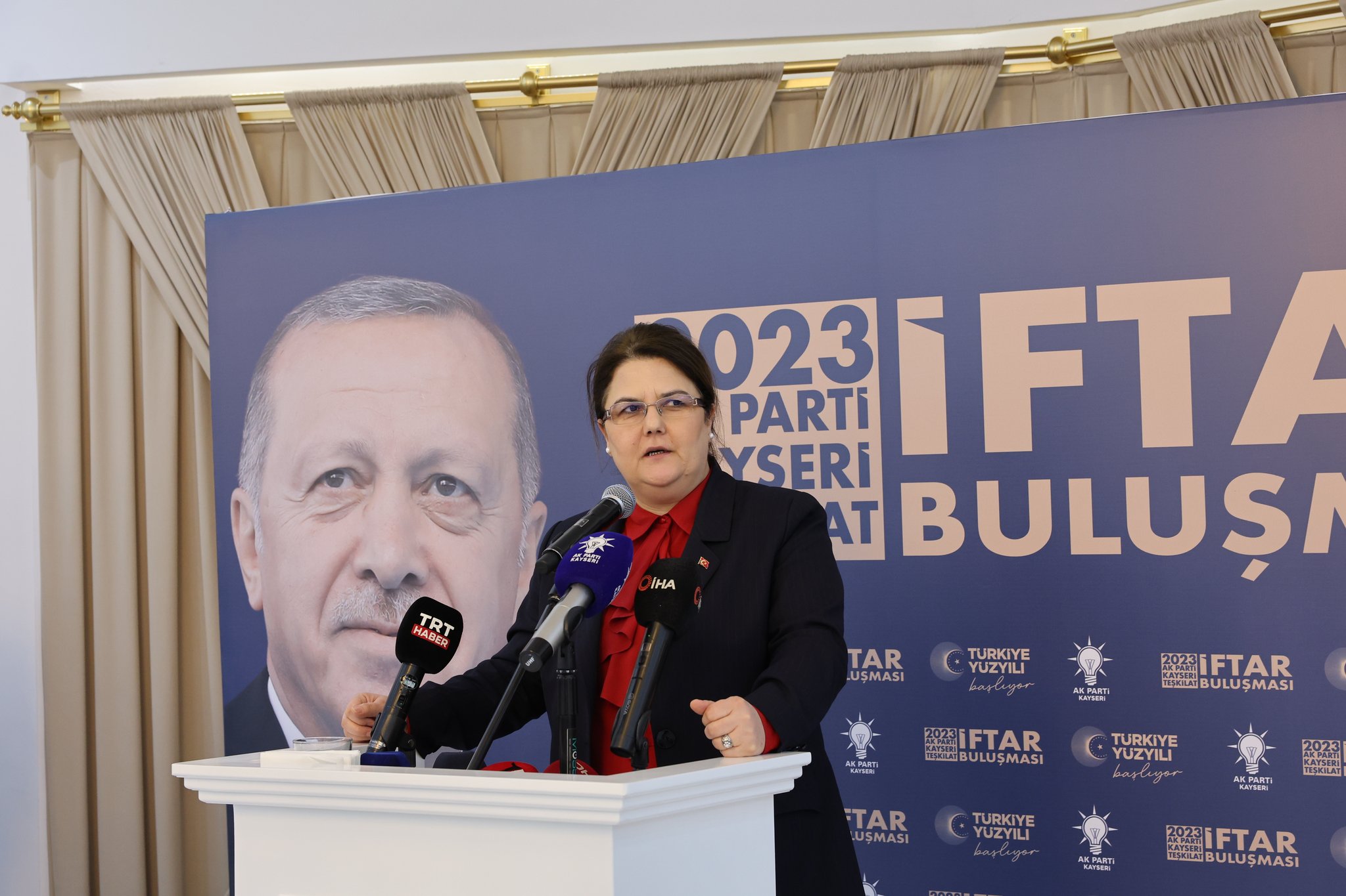 BAKAN YANIK: ‘CAMİLERDEN ‘ALLAH-U EKBER’ NİDALARI YÜKSELİYORSA BU SİYASETİN SAYESİNDE OLMUŞTUR’