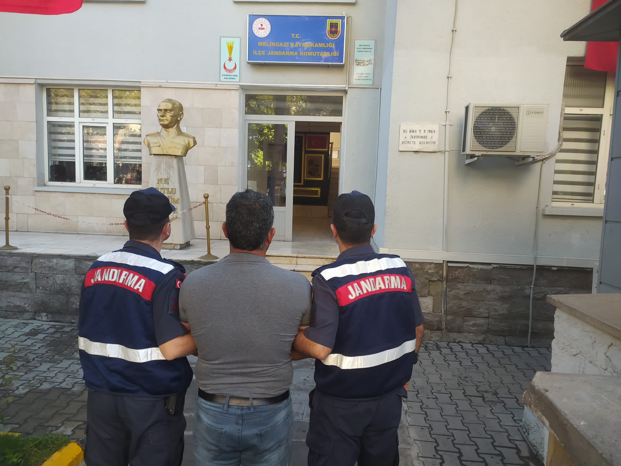 TERÖR ÖRGÜTÜ ÜYESİ ŞÜPHELİSİ KAYSERİ’DE YAKALANDI