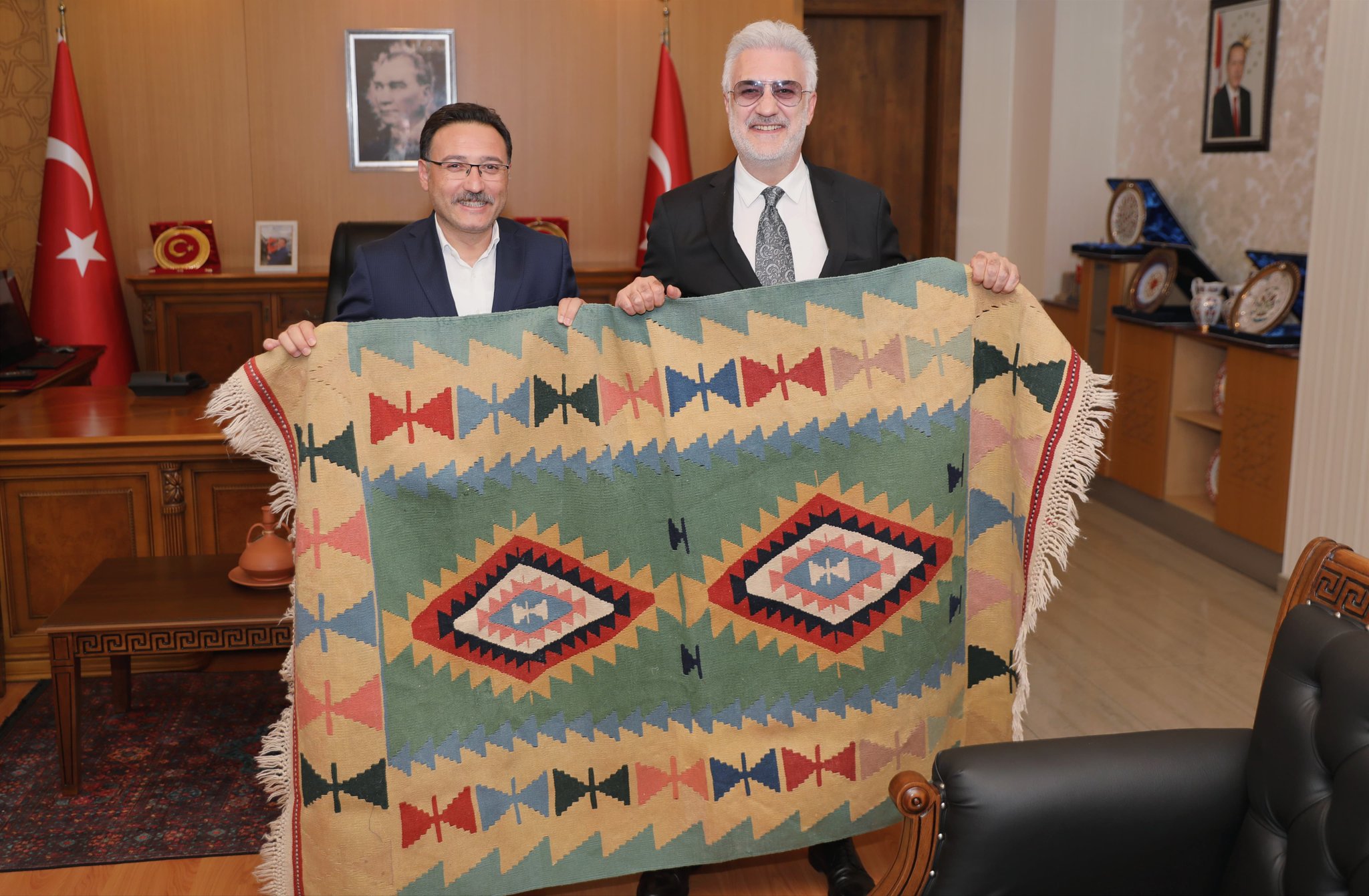 DEVLET TİYATROLARI GENEL MÜDÜRÜ KARADAĞLI, VALİ ÇİÇEK VE BÜYÜKKILIÇ’I ZİYARET ETTİ