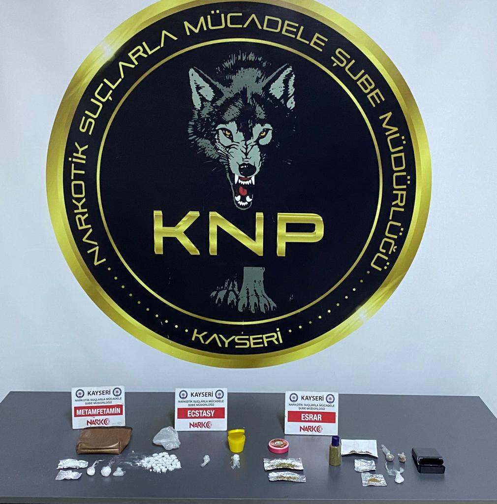 NARKOTİK EKİPLERİNDEN 2 AYRI OPERASYON: 5 KİŞİ YAKALANDI