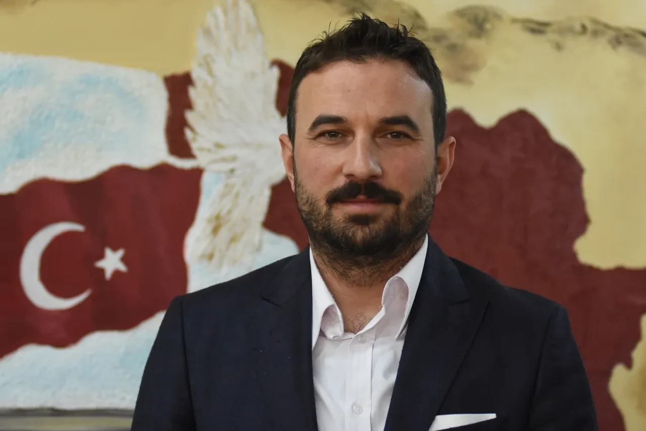 CHP’Lİ ÜNALMIŞ’TAN  AKİT GAZETESİ’NE SUÇ DUYURUSU