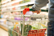 Ticaret satış hacmi ağustosta aylık düştü, yıllık yükseldi